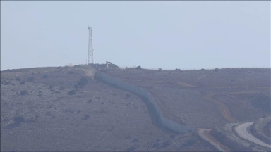 Izrael počeo gradnju betonskog zida na granici s Libanom