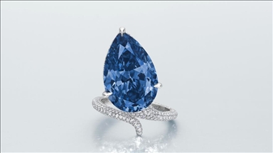 Blue diamond sells for over $25M at Geneva auction