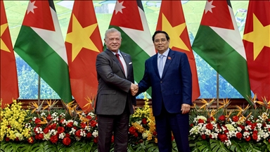 عاهل الأردن يبحث في فيتنام حل الدولتين والالتزام باتفاق غزة