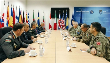 Глава Минобороны Азербайджана посетил турецкий контингент и командование Сил ЕС в БиГ 