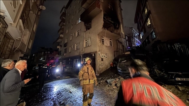 Kağıthane'de apartman dairesinde çıkan yangında 1 kişi yaralandı