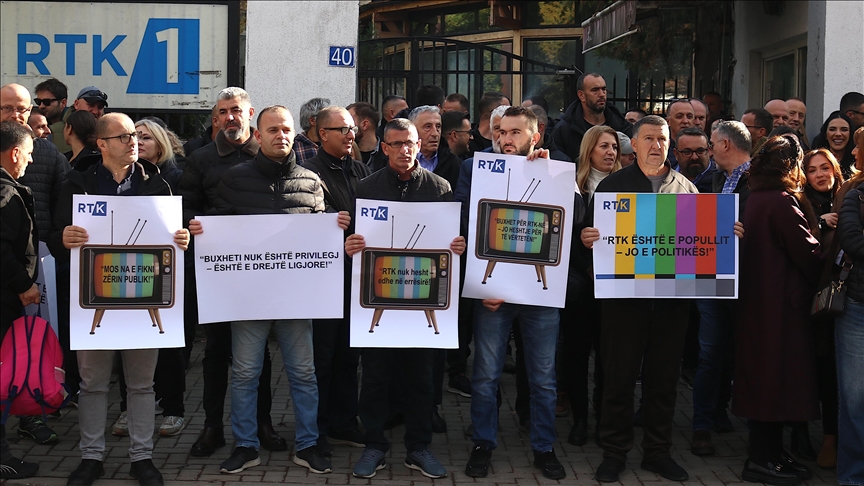 Radnici Radio-televizije Kosova ponovo na protestu tražeći plate