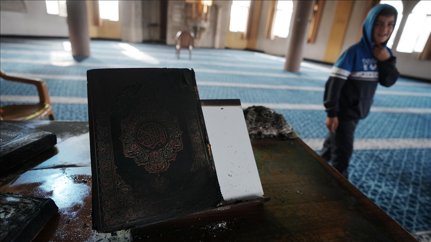 رئاسية الكنائس بفلسطين: إحراق مستوطنين مسجدا بسلفيت كراهية دينية