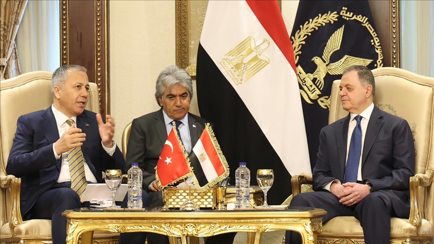 وزيرا داخلية تركيا ومصر يبحثان سبل تسريع إيصال المساعدات إلى غزة
