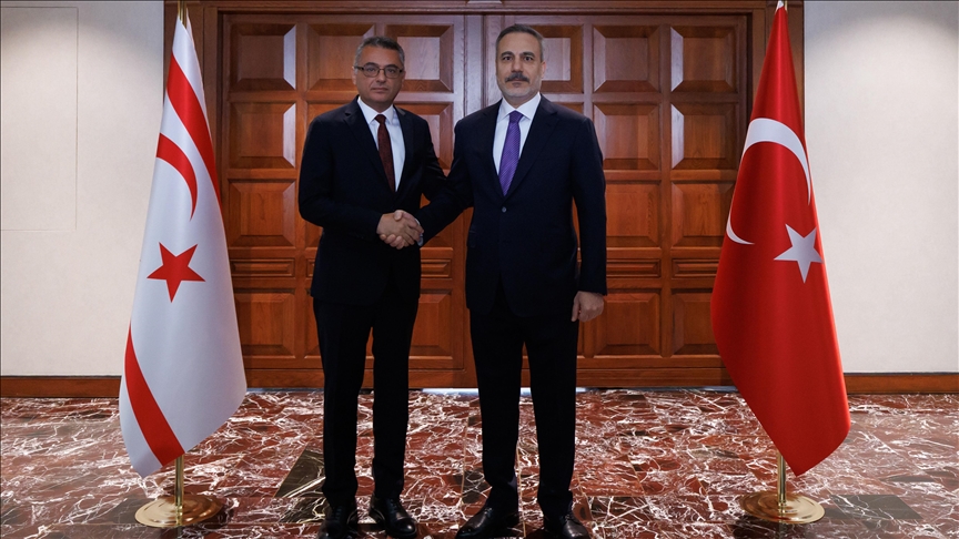 Dışişleri Bakanı Fidan, KKTC Cumhurbaşkanı Erhürman ile görüştü