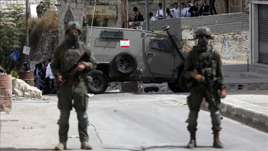 الجيش الإسرائيلي يقتل طفلين ويحتجز جثمانيهما جنوبي الضفة