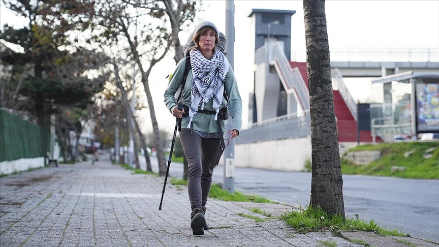 Повеќе од 6 месеци британска активистка пешачи собирајќи средства за Палестинците