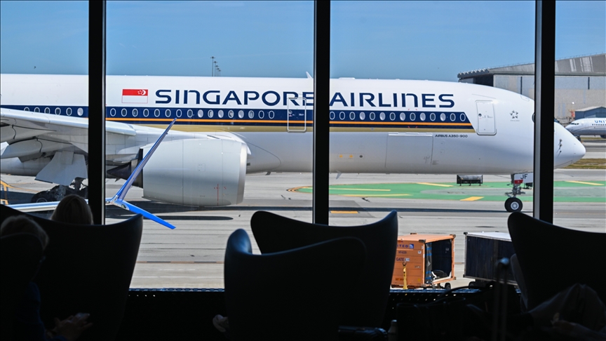 Singapore Airlines earnings plummet 82% in 2nd quarter