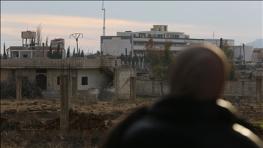 Israeli forces raid Syrian town in Quneitra countryside