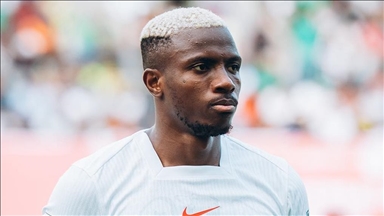 قدم.. فيكتور أوسيمين يقود نيجيريا للفوز على الغابون برباعية