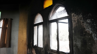 حماس: إحراق مستوطنين مسجدا بالضفة يكشف عنصرية إسرائيل