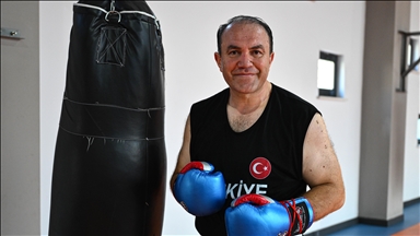 Eski dünya şampiyonu Mustafa Genç, 22 yıl sonra ringlere dönmek için mücadele ediyor