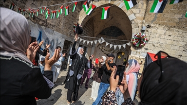 Учениците во Газа ја прославија матурата меѓу урнатините по конфликтот