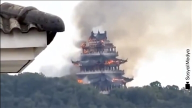 Çin'de 1500 yıllık bir tapınakta yangın çıktı