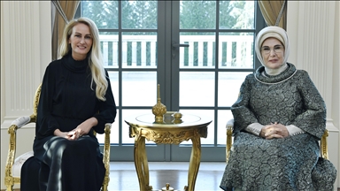Emine Erdoğan, KKTC Cumhurbaşkanı'nın eşi Nilden Bektaş Erhürman ile bir araya geldi