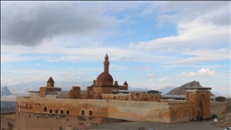 Li Qesra Îshaq Paşa ya li Agiriyê ji ber betlaneya nîvê salê liv û tevger zêde ye