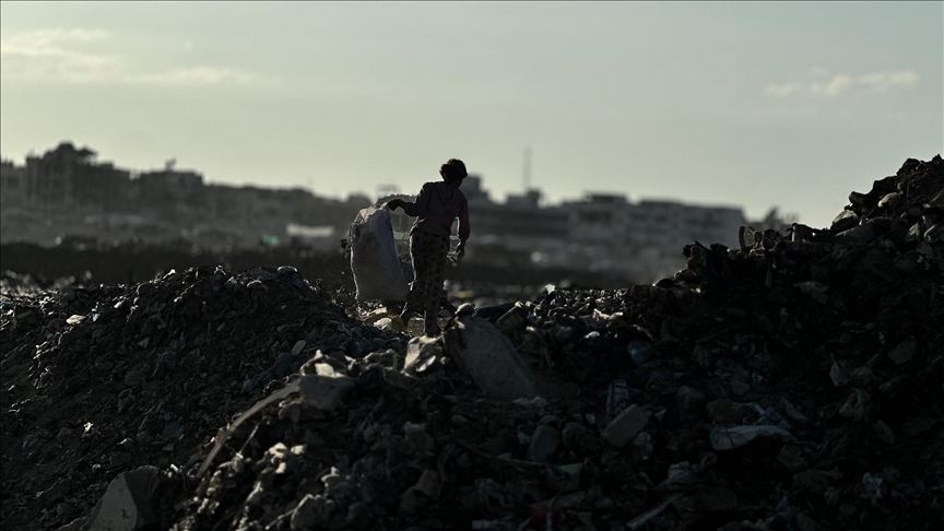 اتحاد بلديات غزة: تكدس 700 ألف طن نفايات في القطاع ينذر بكوارث (مقابلة)