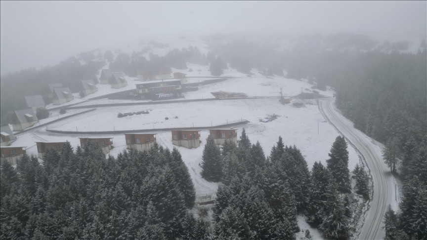 Li Giresûnê Zozanên Kumbetê bi berfê spî venixumî