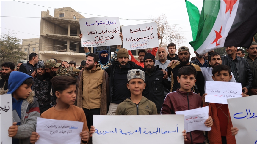 سوريا.. مظاهرات ضد تنظيم "واي بي جي" الإرهابي