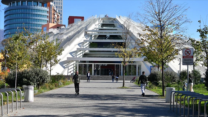 Пирамидата во Тирана - Од музеј на поранешниот диктатор Енвер Хоџа до туристичка атракција