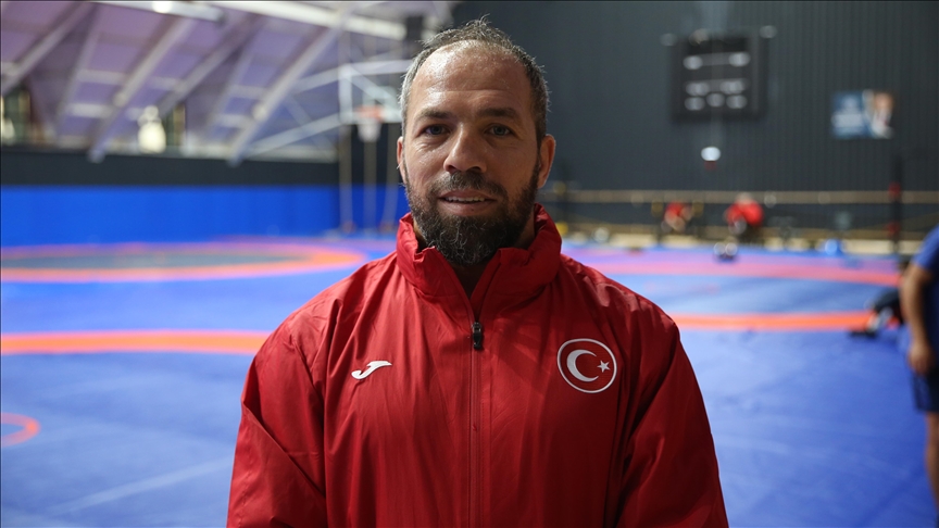 İşitme engelli milli güreşçi, ikinci olimpiyat şampiyonluğu için mindere çıkacak