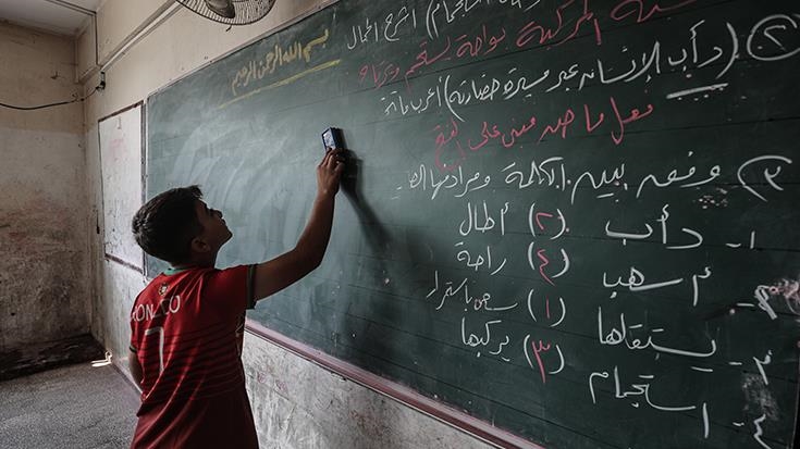 موفقیت دانش‌آموز جنگ‌زده اهل غزه در امتحانات نهایی دبیرستان