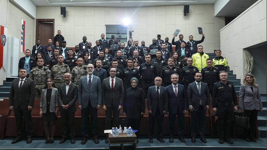 الأناضول تختتم دورة "المراسل الحربي" بنسختها الـ 28