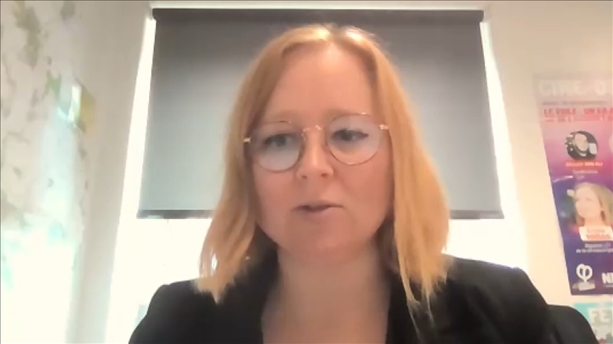 Fransız vekil, Meclis yönetmeliğinin başörtülü kadınların Genel Kurul'a girmesini yasaklamadığını belirtti