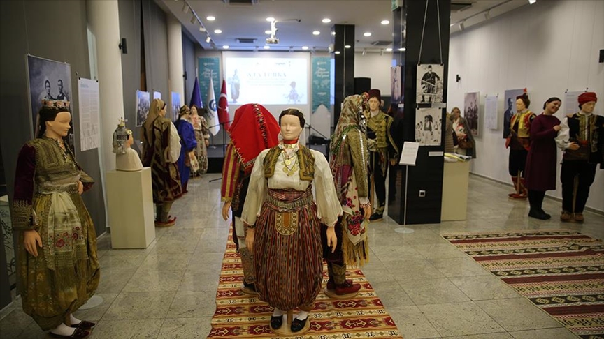Izložba "A La Turka" u Sarajevu otkriva kulturne veze Istoka i Zapada kroz tradicionalnu nošnju
