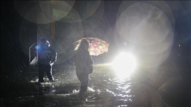 Thousands without electricity after storms batter northeastern Australia
