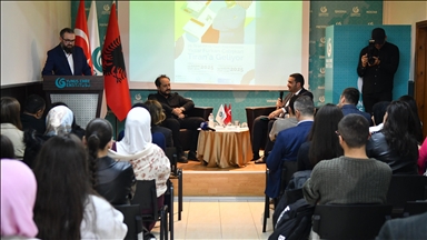 Shqipëri, mbahet bashkëbisedim me shkrimtarin turk Furkan Çaliskan