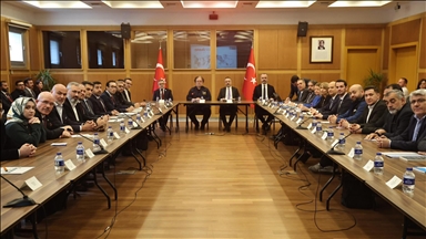 نائب وزير الخارجية التركي يجتمع مع منظمات إغاثية عاملة بسوريا