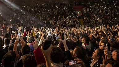 AC/DC concert shakes up Australian city, literally