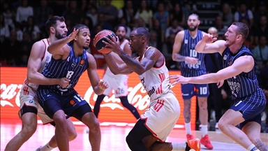 Anadolu Efes, Bayern Münih'i 74-72 yenerek Avrupa Ligi'nde 4. galibiyetini aldı