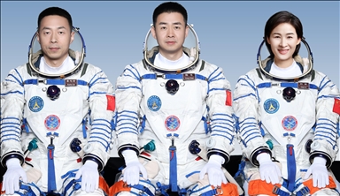 3 astronautas chinos regresaron a la Tierra con nueve días de retraso