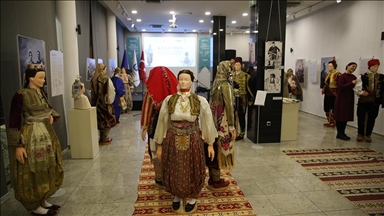 Izložba "A La Turka" u Sarajevu otkriva kulturne veze Istoka i Zapada kroz tradicionalnu nošnju