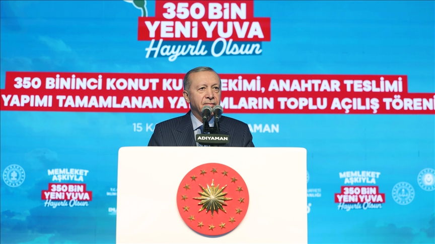 Cumhurbaşkanı Erdoğan: 350 bin 178 bağımsız bölümün anahtarlarını hak sahibi kardeşlerimize takdim etmiş oluyoruz