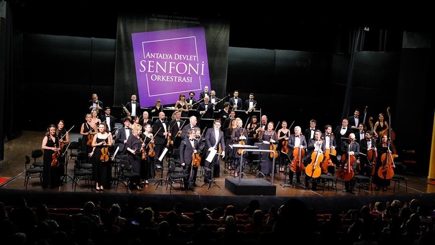 Antalya Devlet Senfoni Orkestrasından Öğretmenler Günü'ne özel konser