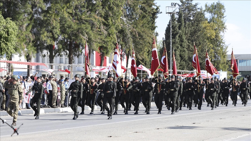 قبرص التركية تحتفل بعيد تأسيسها الـ42