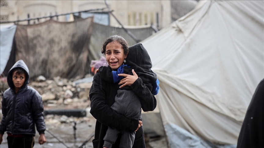 في خيام غزة الممزقة.. أمهات تبكي وأطفال ترتجف (تقرير أخباري)