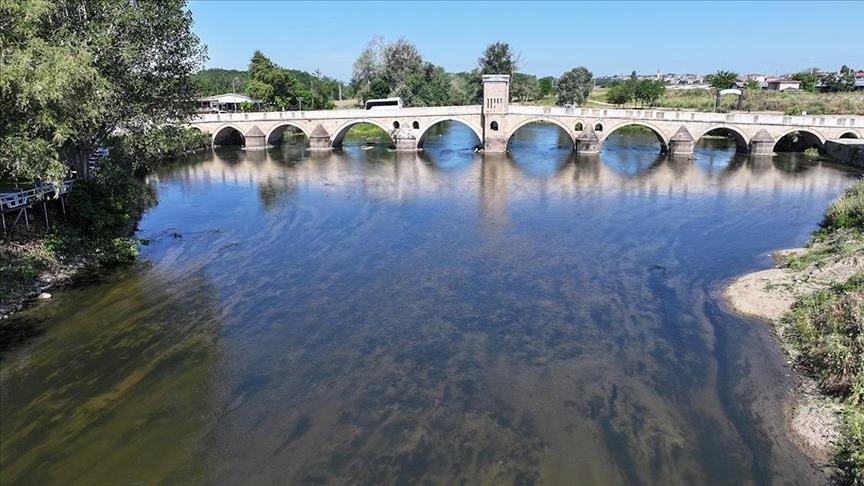 إنقاذ 3 مصريين عالقين في منطقة حدودية بين تركيا واليونان