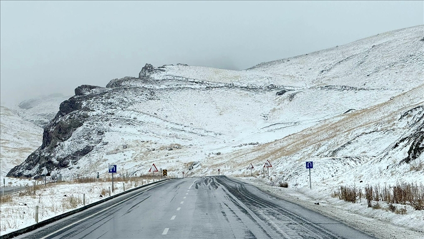 Li deverên bilind yên navçeyên Wanê berf barî