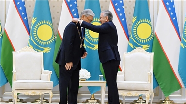 Президент Узбекистана вручил Токаеву высшую государственную награду страны 