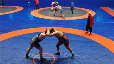 İşitme engelli milli güreşçilerin "12 sıklette 12 altın" hedefi