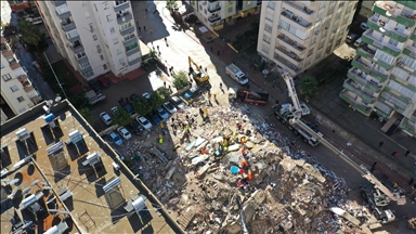 Adana'da depremde yıkılan apartmanın donatıları yönetmeliğe uygun bulunmadı