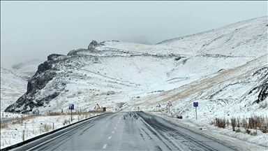 Li deverên bilind yên navçeyên Wanê berf barî