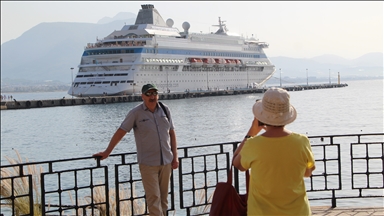 Круизный лайнер «Astoria Grande» под флагом Палау пришвартовался в порту Аланьи