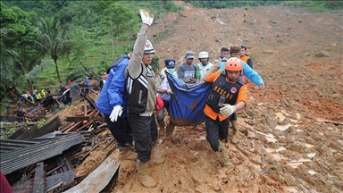 Nakon klizišta u indonezijskoj Centralnoj Javi šest mrtvih i 17 nestalih