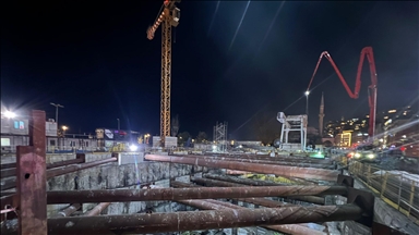 Beyoğlu'ndaki metro inşaatında iskele çöktü, bazı işçiler yaralandı