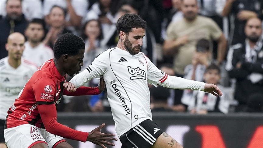 Beşiktaş\'ın Portekizli futbolcusu Rafa Silva\'nın menajerlik şirketinden açıklama